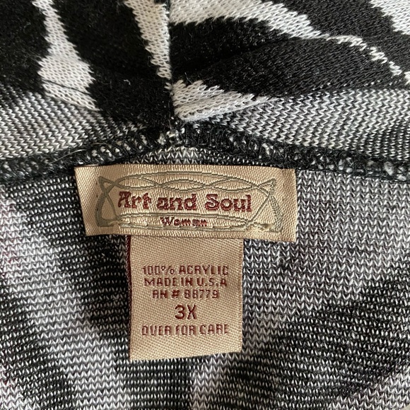 Plus Sized Zebra Print Cardigan - Picture 5 of 5